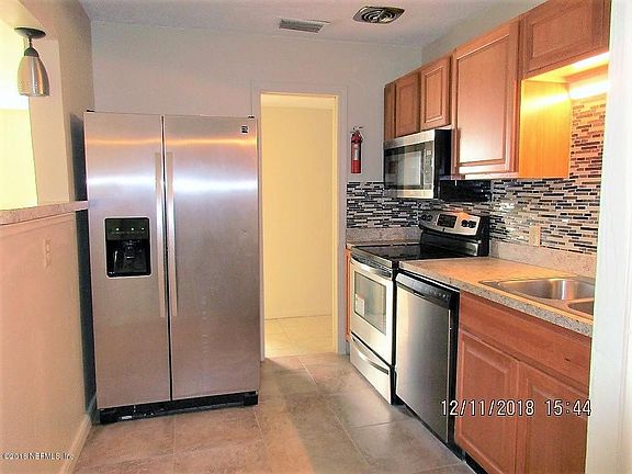 4th image of 5751 Lake Lucina Dr N