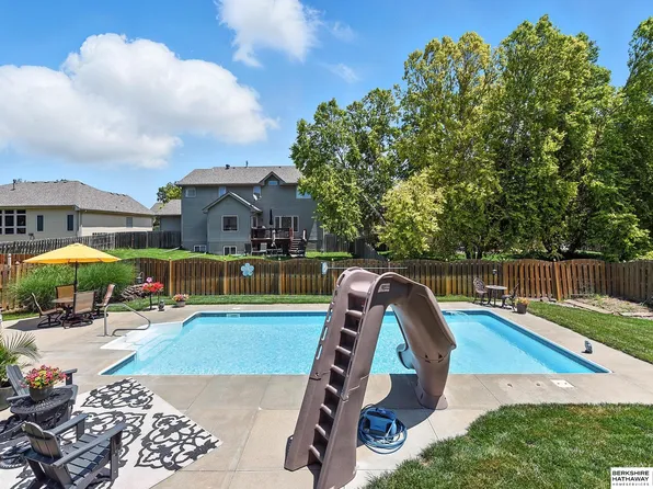 8127 S 105th St, La Vista, NE 68128