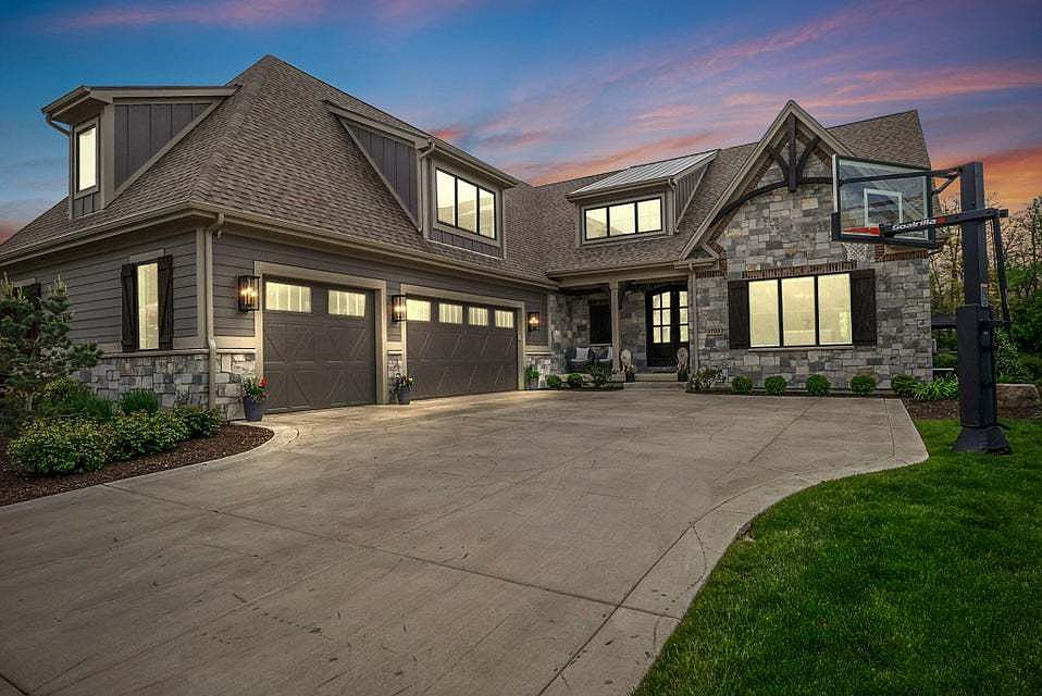 1st image of 3703 Brigata Dr