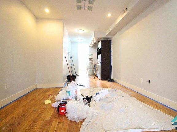 3rd image of 1358 Dekalb Ave APT 2r