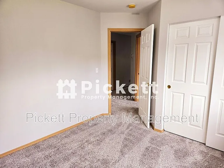 2037 NE Gustaf St — Photo 24