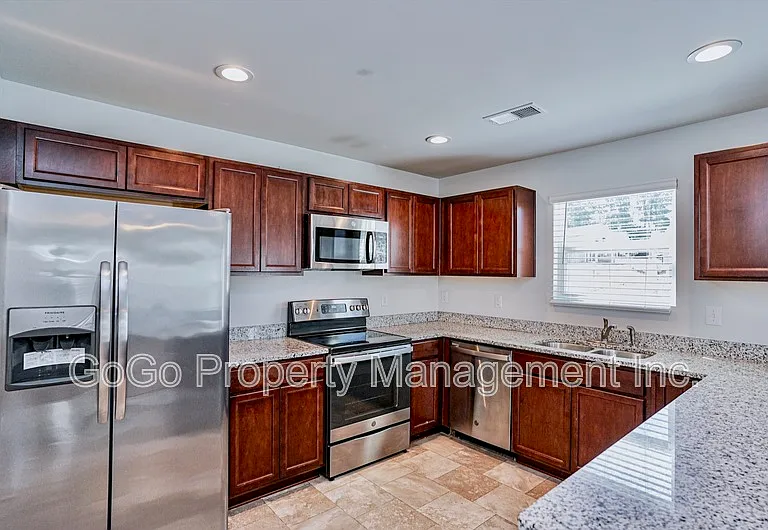 649 Millsgate Cir — Photo 2