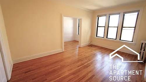 2704 N Sawyer Ave #305 Photo 1