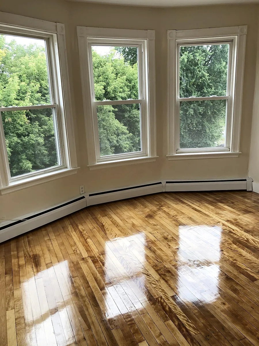 Living room - 169 Oxford St #4