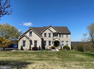 312 Eagleview Dr, Mohrsville, PA 19541