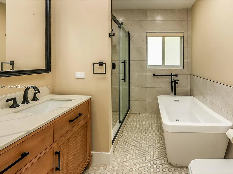 1030 Polk St — Photo 18