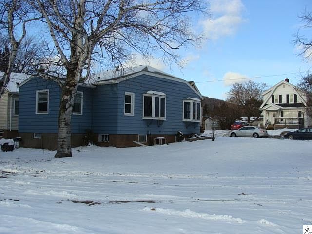 1st image of 701 N 42nd Ave W