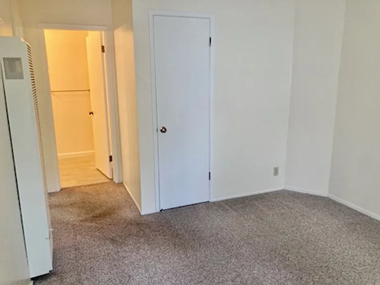 5 F St — Photo 8