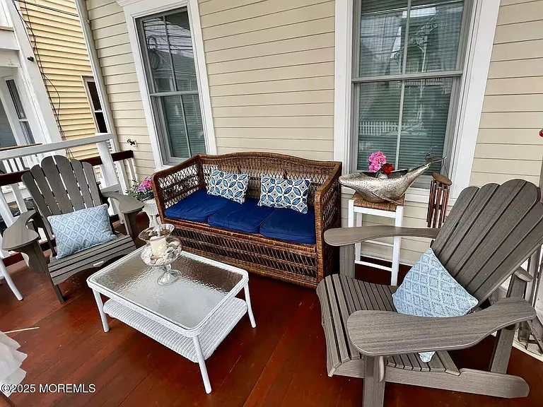 34 Embury Ave #3 — Photo 4