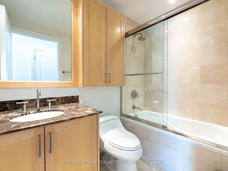 68 Yorkville Ave #202 — Photo 23