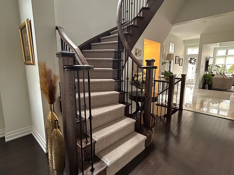 77 Robert Berry Cres — Photo 10