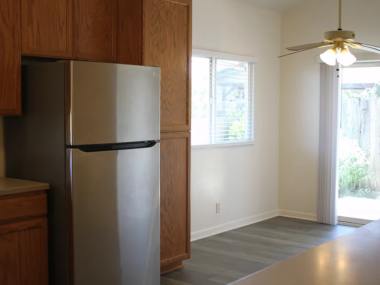 533 Central Ave #B — Photo 8