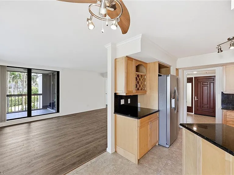 4551 Gulf Shore Blvd N #200 — Photo 15