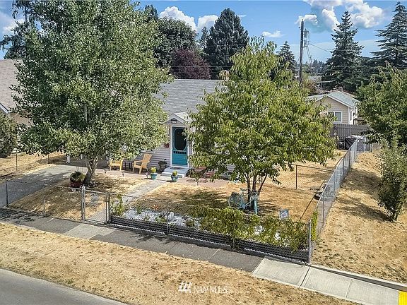 2nd image of 6135 Tacoma Ave S