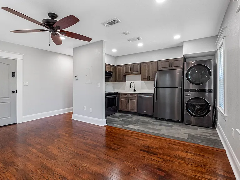 306 E Selma Ave #102 — Photo 21