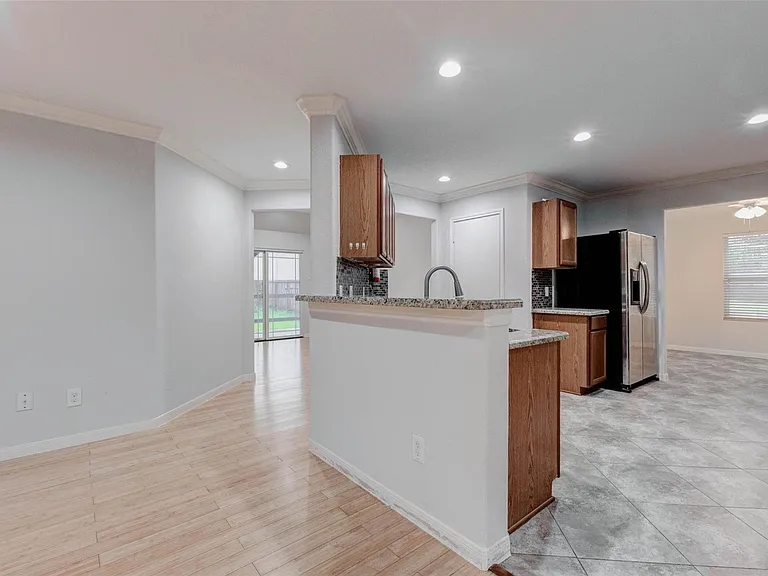 10627 Ince Ln — Photo 6