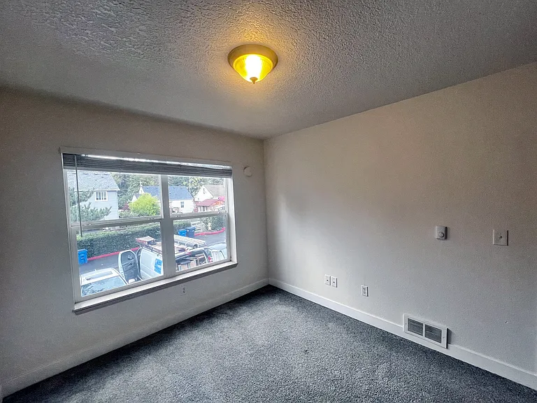 940 NW 7th Ave #10 — Photo 28