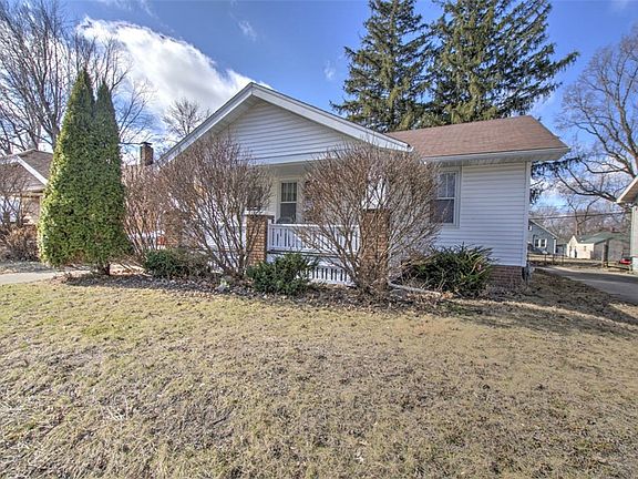 2nd image of 947 N Hill Ave