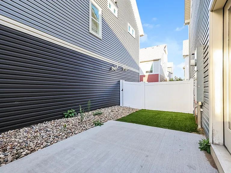 18607 E 47th Pl — Photo 18