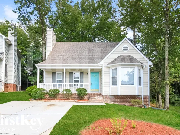 18 Planters Wood Trl, Greensboro, NC 27407