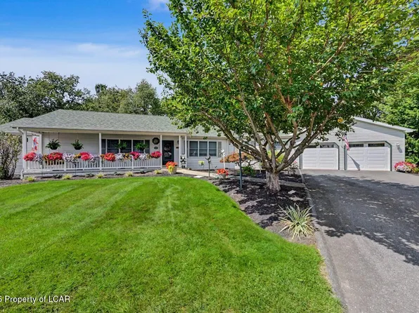 11 Michele Dr, Sugarloaf, PA 18249