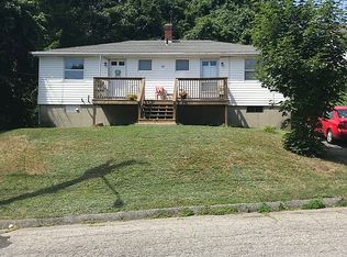 27 Scenic Dr, Worcester, MA 01602