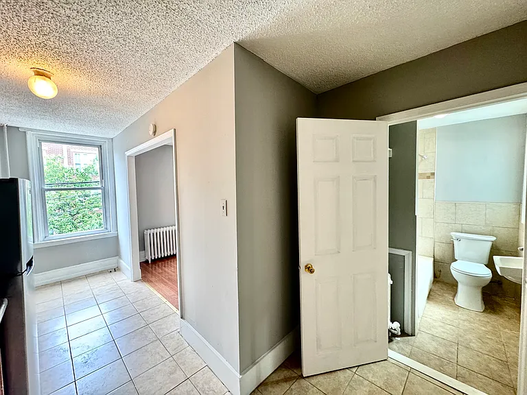 1407 N Franklin St #3 — Photo 3