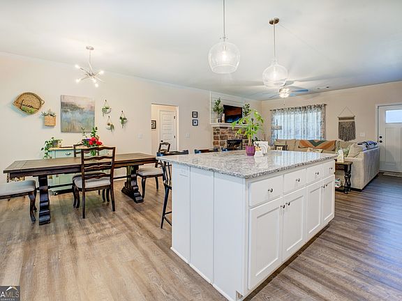 5th image of 90 Cub Ln