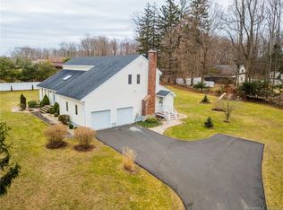 35 Farm View Dr, Madison, CT 06443