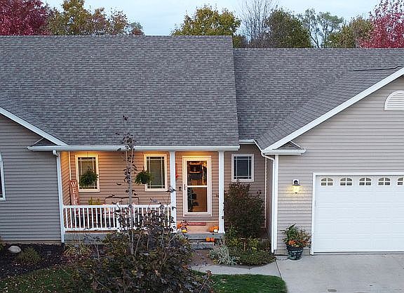 3rd image of 415 Fairview Dr
