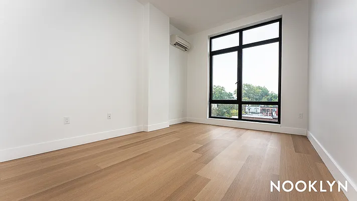 Rented by Nooklyn NYC LLC | media 82
