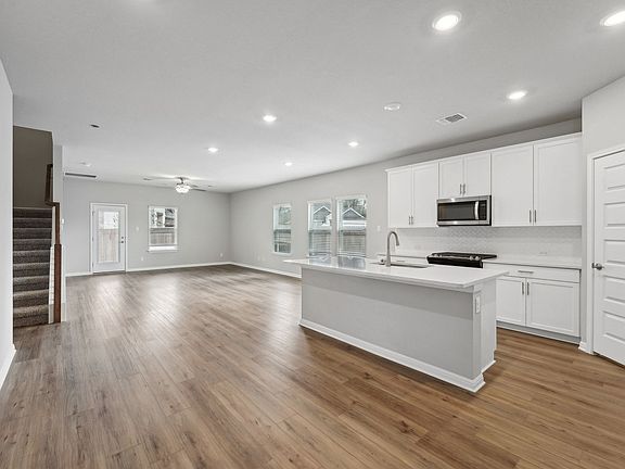 This open concept floorplan is great for entertaining.