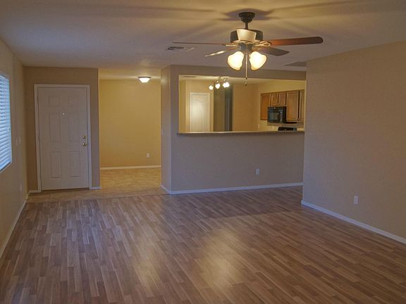 4th image of 15925 W Crocus Dr