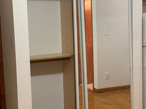 3rd image of 1112 N Kingsley Dr APT 6