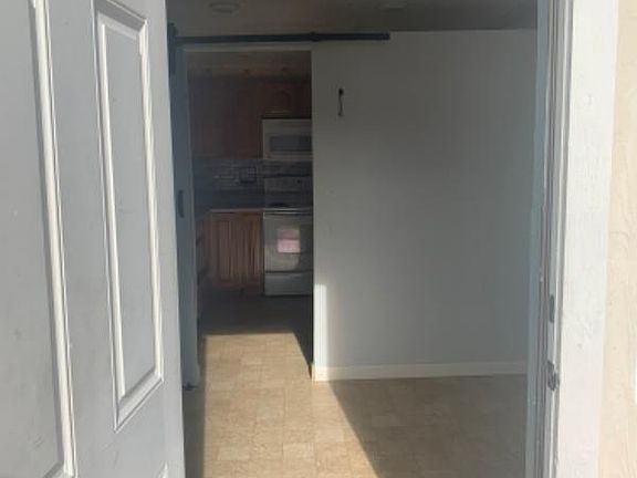 4th image of 1421 Lakewood Dr