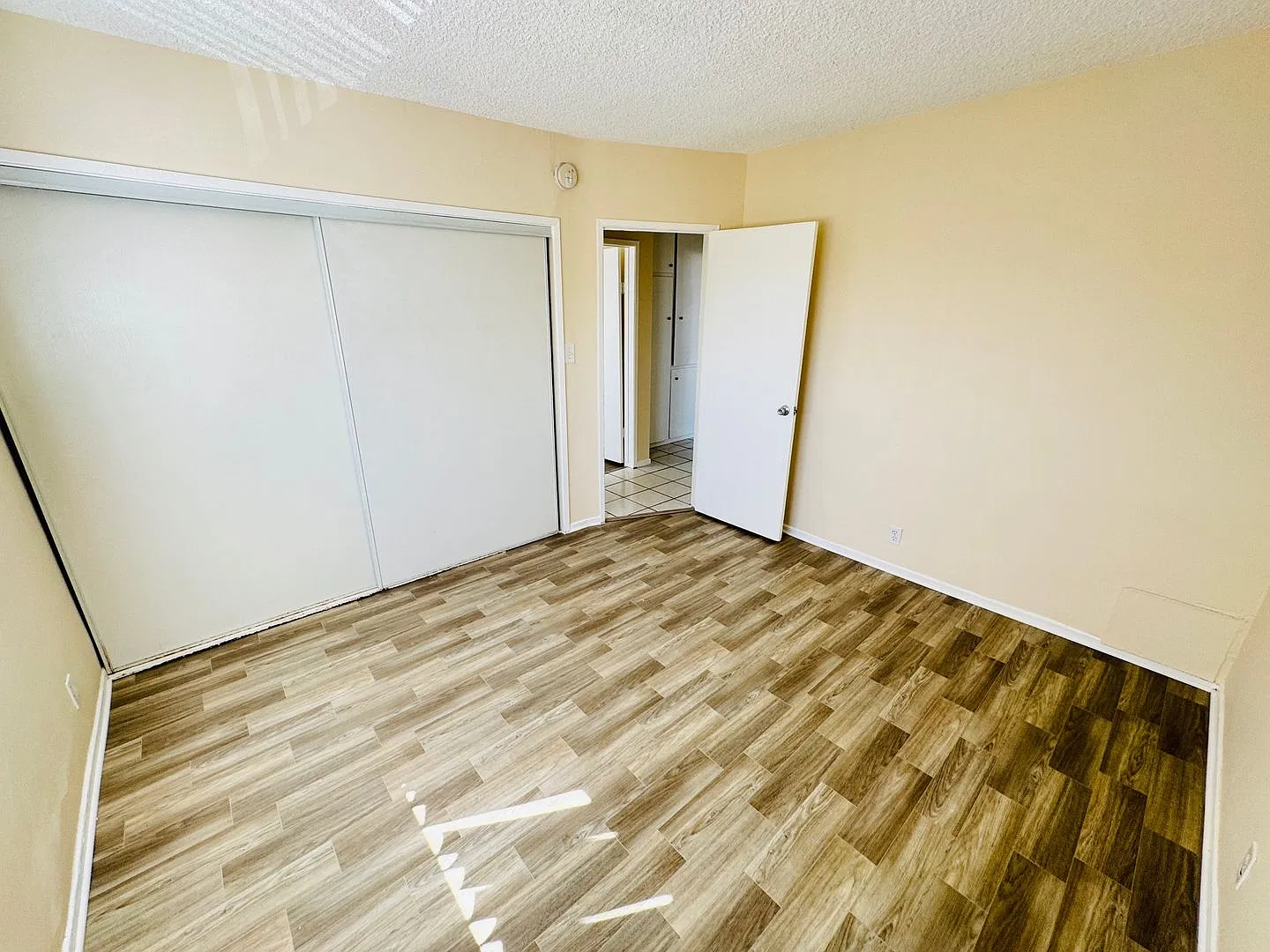 992-Homeside — Photo 4