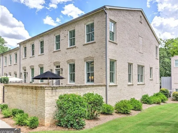 501 Woodhollow Dr, Roswell, GA 30075