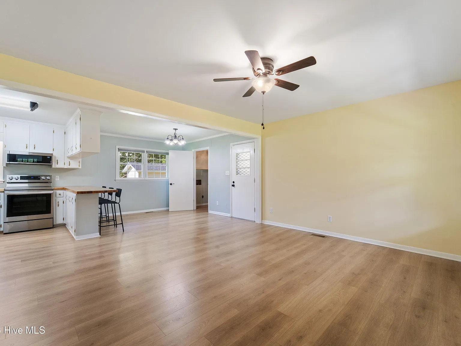 3 bed, 1.0 bath, 1067 sqft, $1,495 — Photo 3