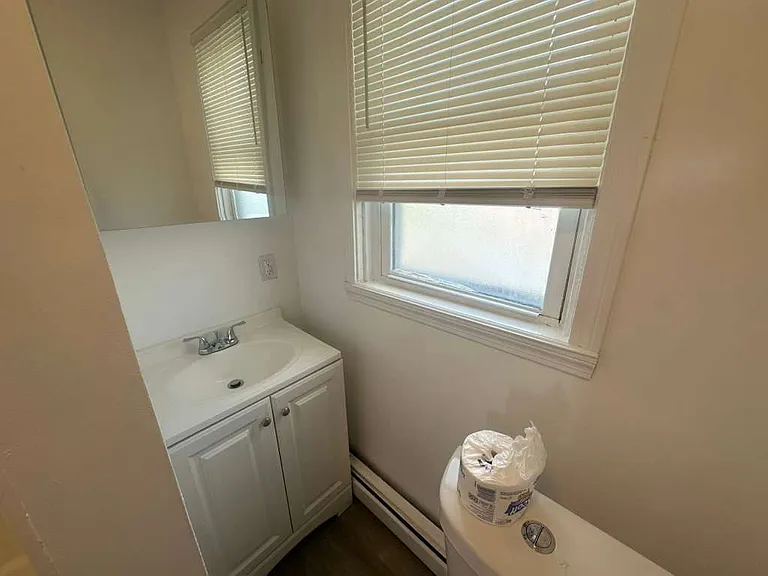 48 Kenwood St #3 — Photo 8