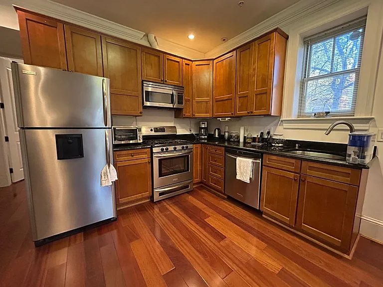 936 Madison St NW #103 — Photo 3