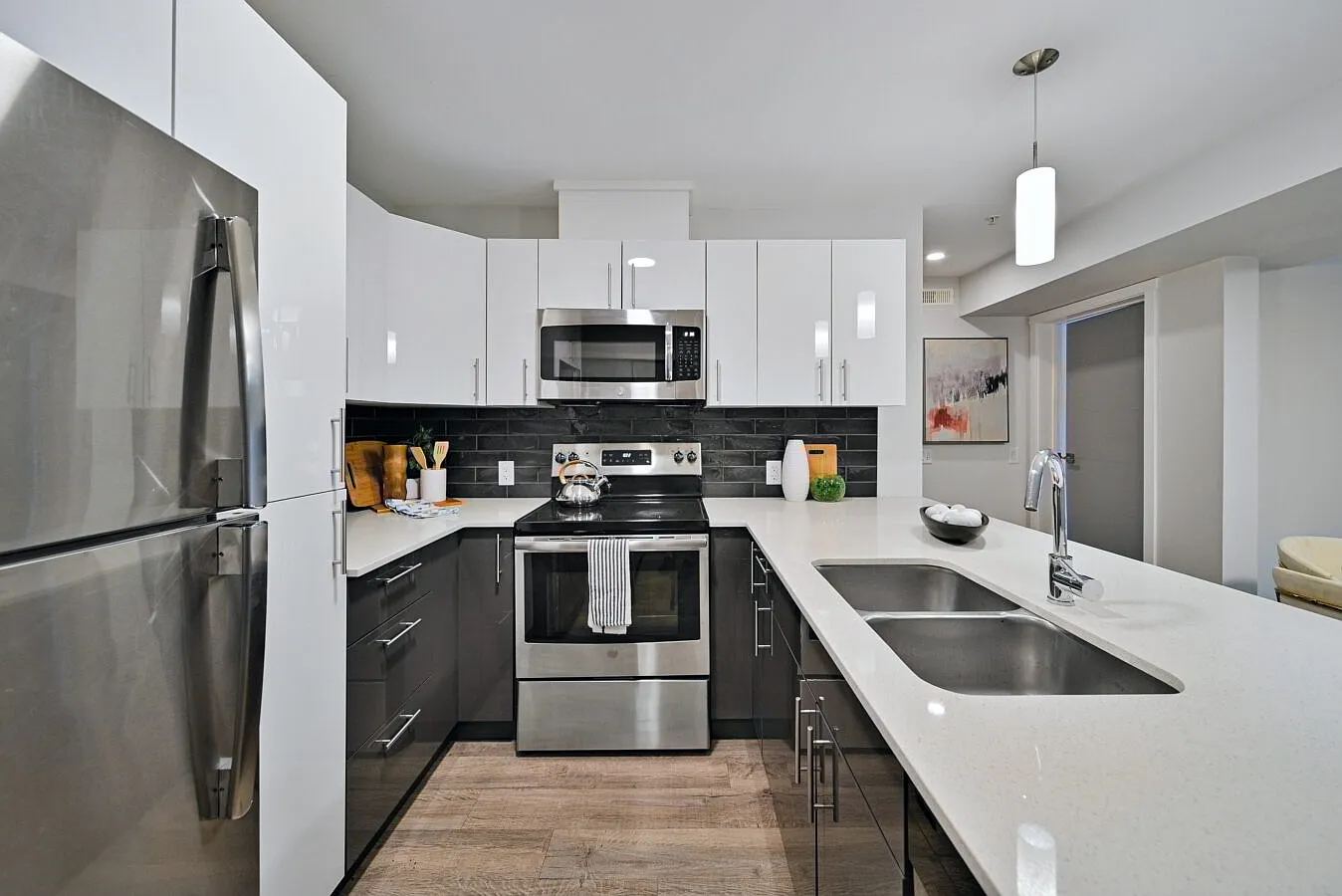 The Onyx Apartments — Photo 1