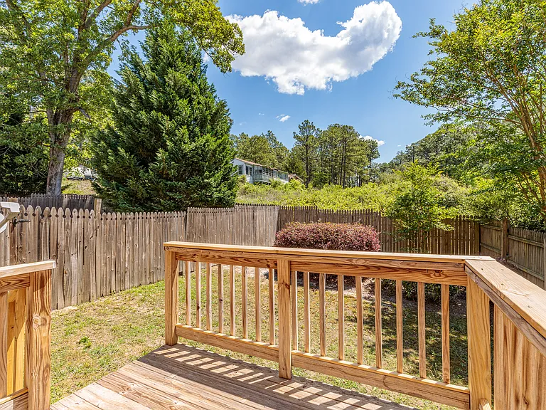 202 Clover Ct — Photo 20