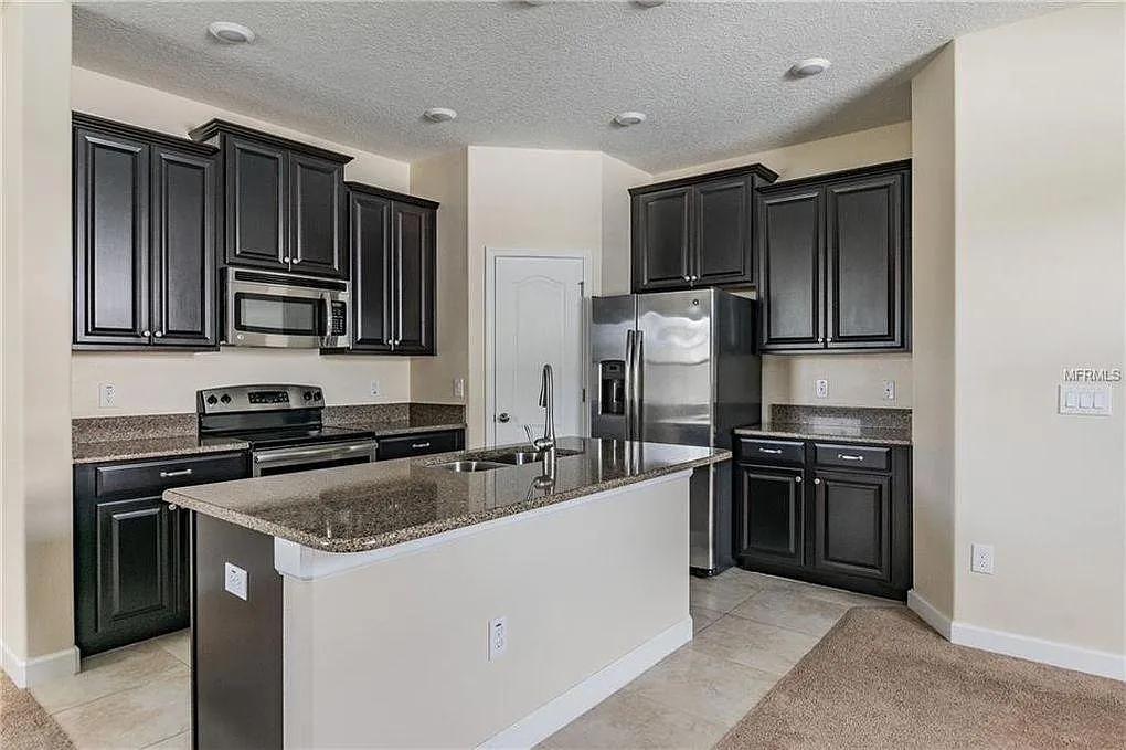 5 bed, 4.5 bath, 2959 sqft, $3,590 — Photo 4