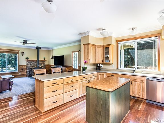 5th image of 220 156th Ln SE