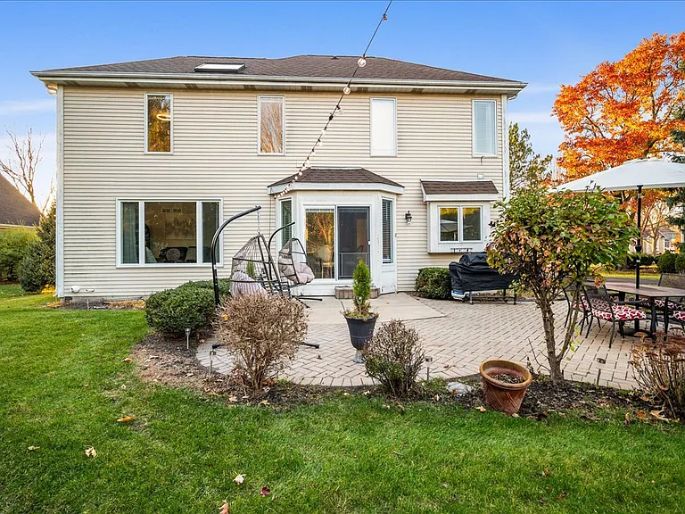 142 N Dixon Dr — Photo 19