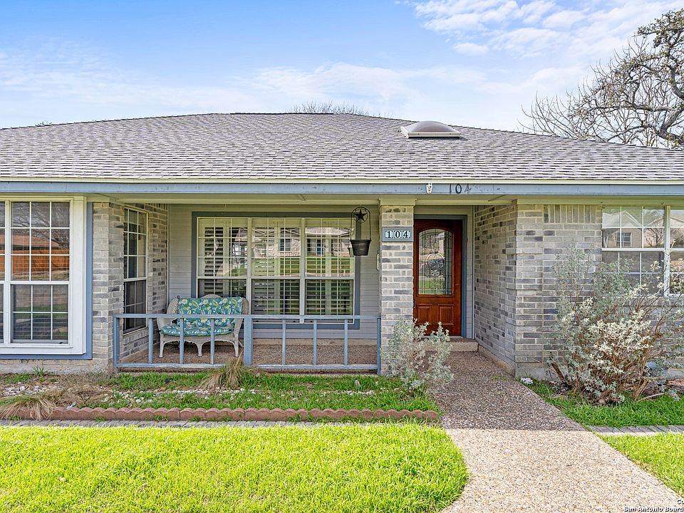 1st image of 104 Holly Hill Dr