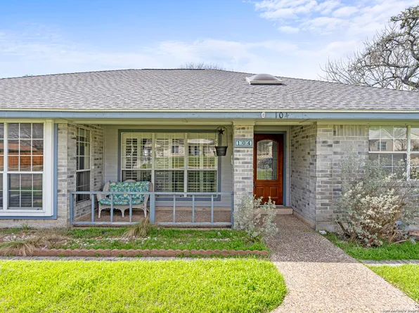 104 Holly Hill Dr, Ingram, TX 78025