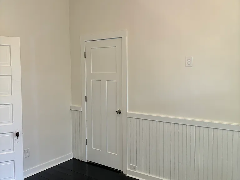 203 N Grove St #4 — Photo 4