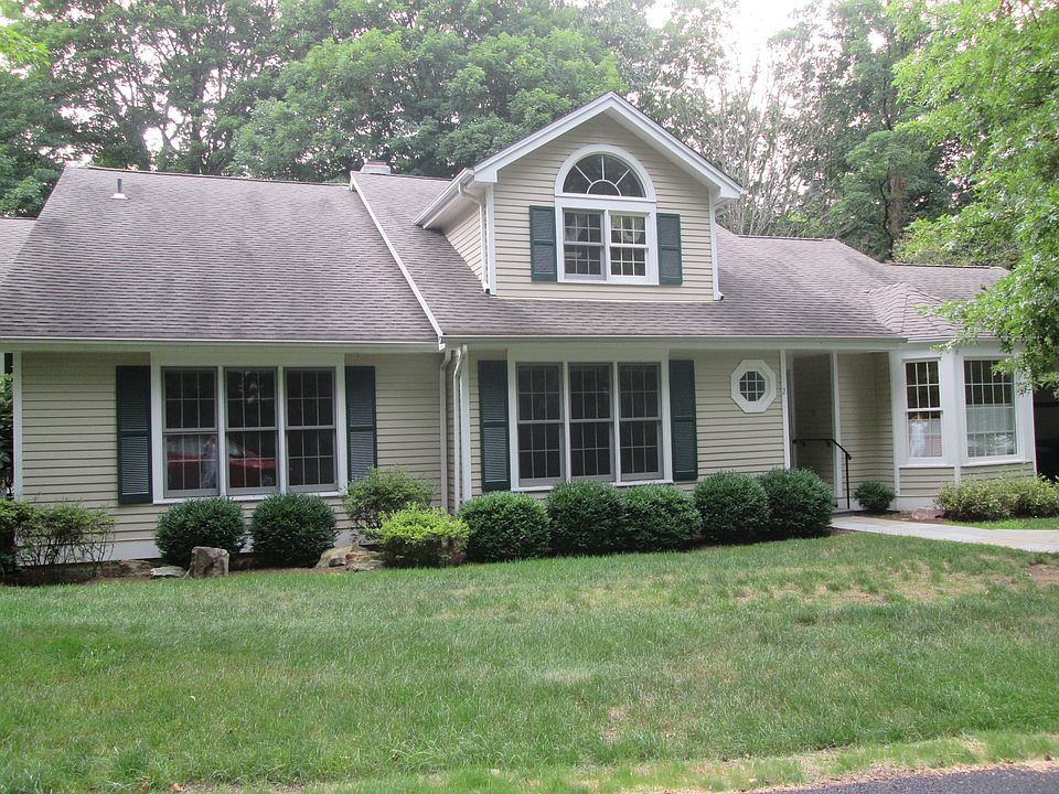 1st image of 2 Annes Wood Ln
