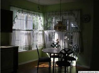 13 Sunflower Ln, Brick, NJ 08724